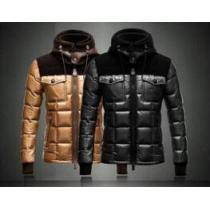 大活躍　MONCLER モンクレールスーパーコピー　保温性あるメンズダウンジャケット.