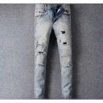 モデル愛用 バルマンBALMAIN  値段も手頃なジーンズ