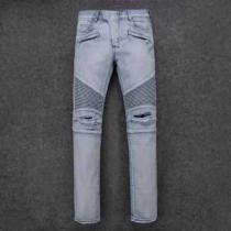 超人気美品 バルマンBALMAIN  カジュアル色の強いジーンズ