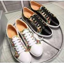 お洒落に魅せる 2026 プラダ PRADA フラットシューズ  2色可選