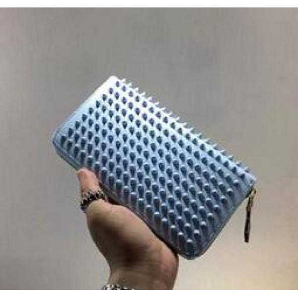 上品なデザイン　クリスチャン ルブタン Christian Louboutin　お洒落な長財布..473.