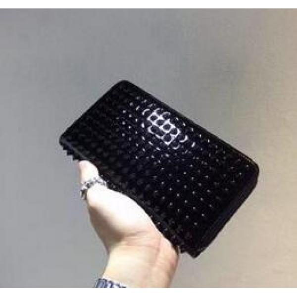 お買い得クリスチャン ルブタン 財布  ルブタン スーパーコピー　個性的なデザインラウンドファスナー長財布 ..473.