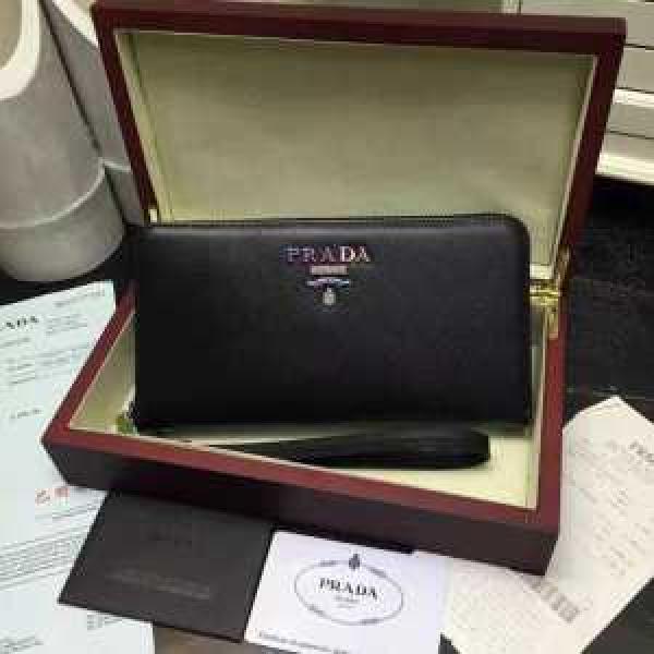 収納力に優れているプラダ PRADA 大人気　財布 3704.158.