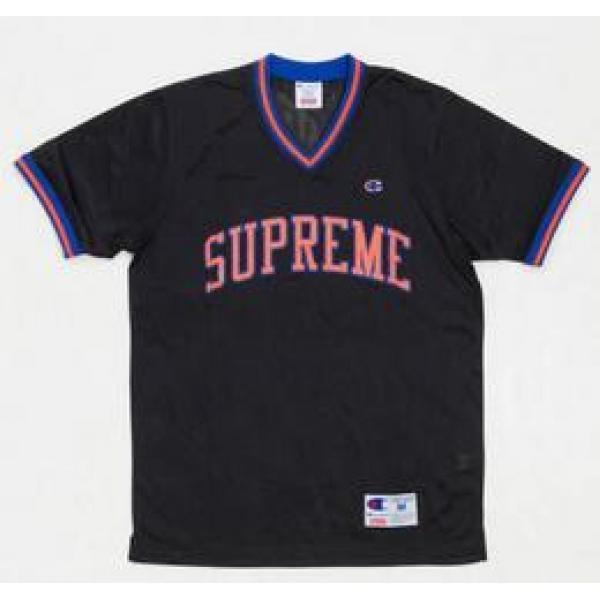 きちんと感があるSupreme&times;Champion シュプリーム　機能性に溢れるＴシャツ.