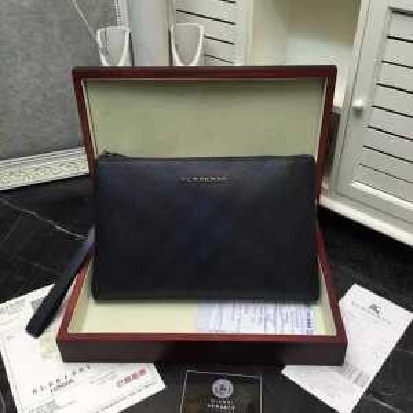 落ち着いた感覚 2026 バーバリーBURBERRY  ポーチ 16040.47.