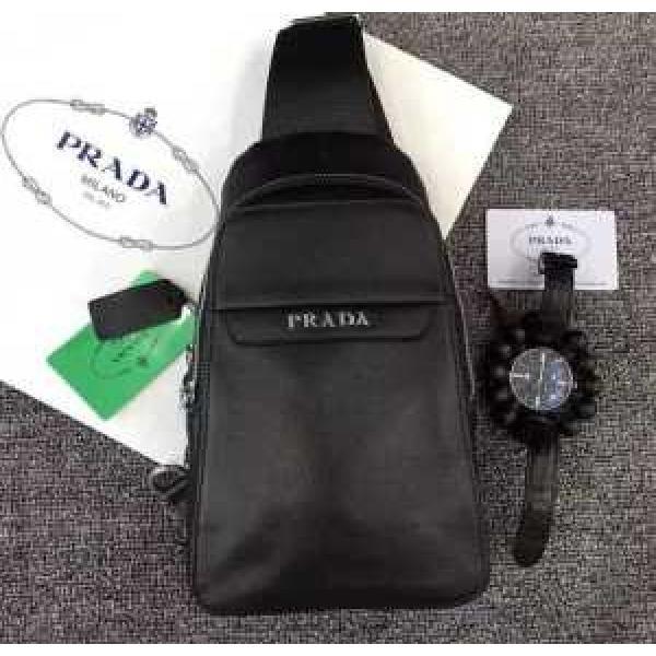 2025 美品！ プラダPRADA  斜め掛けバッグ 8200.57.