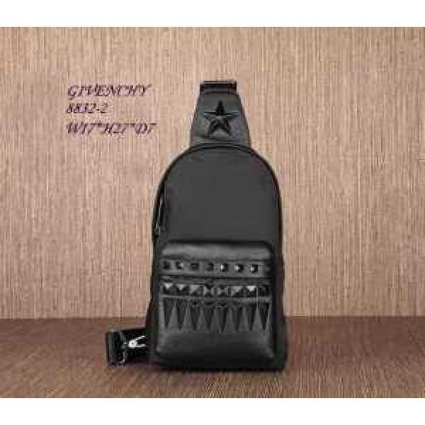 SALE!今季 ジバンシーコピーGIVENCHY  大容量なショルダーバッグ8832-2.91.