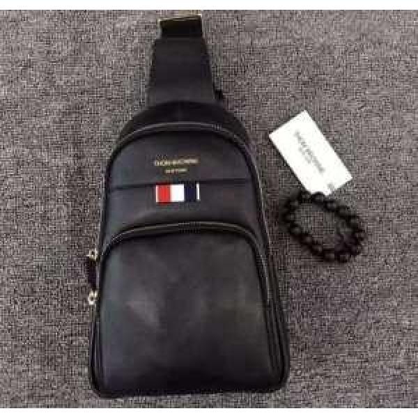 重宝するアイテム 2026 トムブラウン THOM BROWNE 斜め掛けバッグ 8026.488.