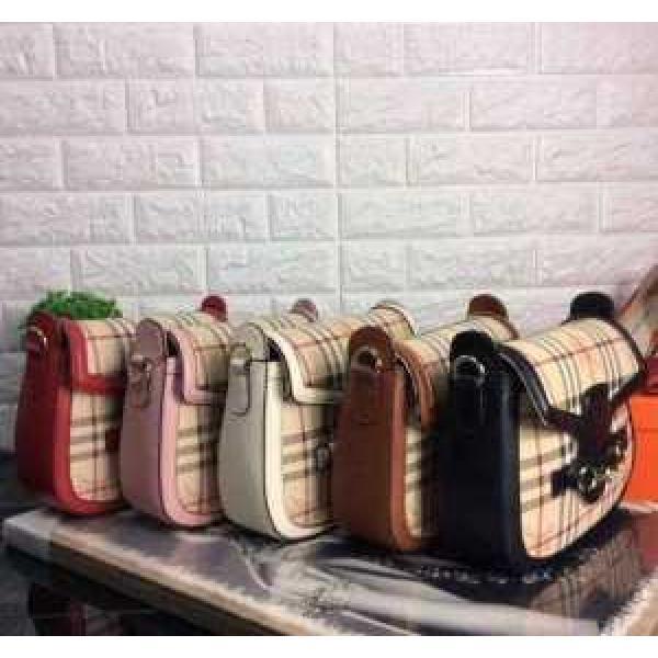 大人のおしゃれに 2026 バーバリーBURBERRY  ショルダーバッグ 多色選択可 380573.48..48.