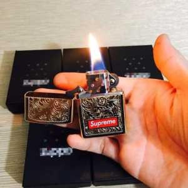 2026 お買い得品 Supreme Engraved Brass box logo ライター　オイルライター（オイルとフリント不込）