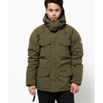 好感度ある　CANADA GOOSE /カナダグース　　魅力のダウンジャケット.