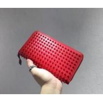 存在感抜群ある　クリスチャンルブタン スーパーコピー大人っぽい個性派の長財布　レッド..473.