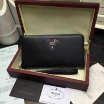 収納力に優れているプラダ PRADA 大人気　財布 3704.158.