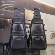 スタイルアップ効果 2026 プラダPRADA  斜め掛けバッグ 2色可選 1009.57.