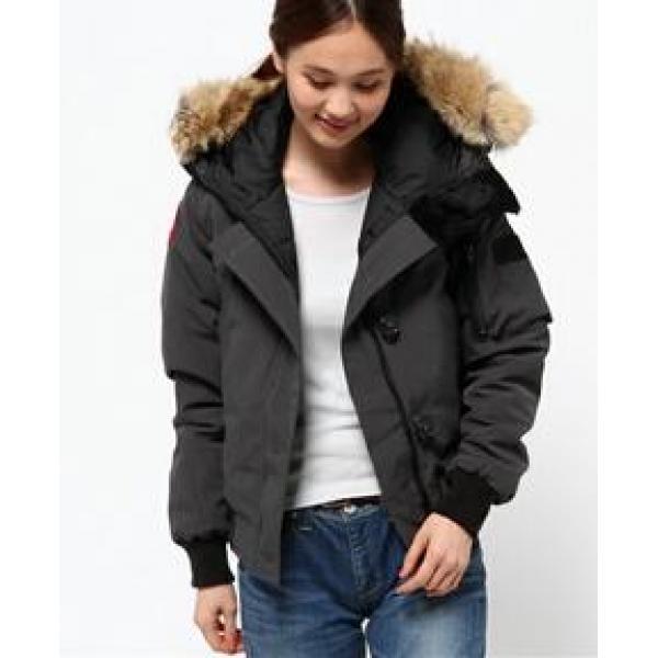 上品な印象にCANADA GOOSE/カナダグース 大活躍してくれるレディースダウンジャケット .