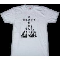違和感がないシュプリーム 　ブラックサバスクロス　夏らしい涼しげなＴシャツホワイト .