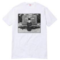 人気販売するシュプリーム コピー　軽快な着用感があるＴシャツ  .