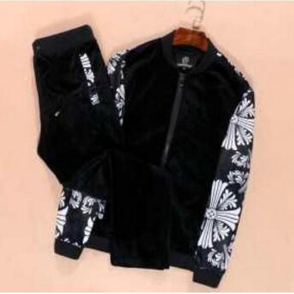 柔らかな手触りが魅力的なCHROME HEARTS クロムハーツ　一味が違うセットアップ上下.