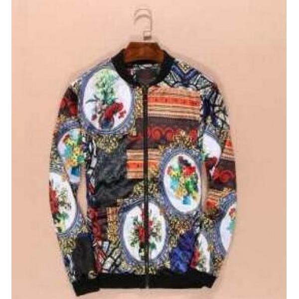 大活躍　CHROME HEARTS クロムハーツ 　相性がよい気品が漂うジャケット.