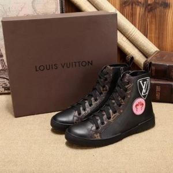 2026秋冬 首胸ロゴ ルイ ヴィトンLOUIS VUITTON ブーツ