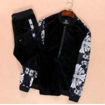 柔らかな手触りが魅力的なCHROME HEARTS クロムハーツ　一味が違うセットアップ上下.