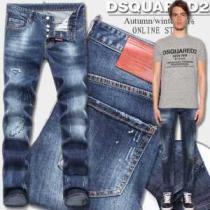ムダな装飾を排したデザイン2026秋冬 ディースクエアードDSQUARED2  ジーンズ ヒゲと掴み加工 ダメージデニム