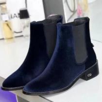 デザイン性の高い ディオールDIOR  上品な雰囲気を醸すブーツ