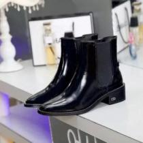 オリジナル ディオールスーパーコピーDIOR  フィット感を高めているブーツ
