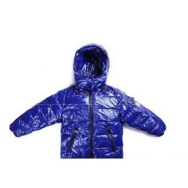 今季セール　MONCLERモンクレール　防寒機能性の高いダウンジャケット.