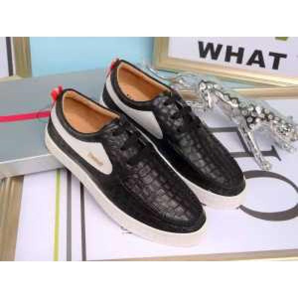 強い魅力を感じる一枚 2026秋冬 プラダ PRADA フラットシューズ