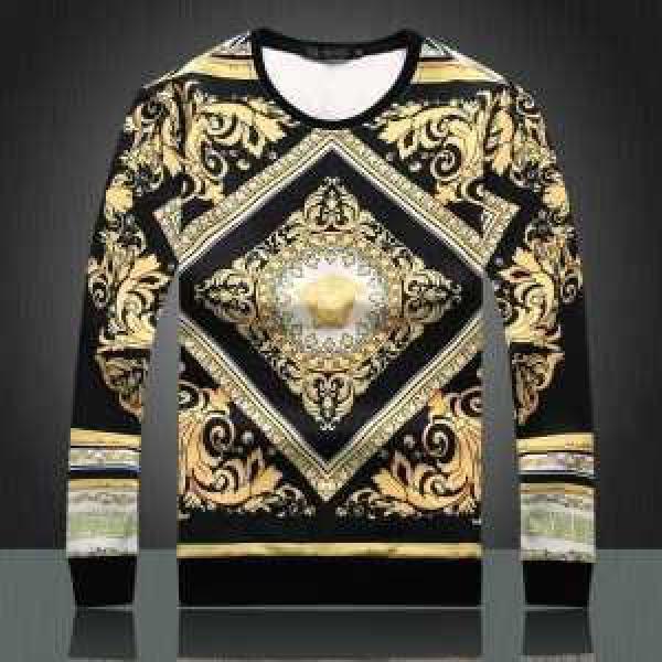 2026秋冬 上品な輝きを放つ形 ヴェルサーチ VERSACE 長袖Tシャツ