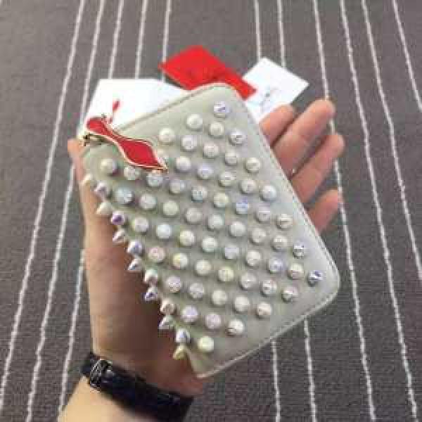 ファション性の高い クリスチャンルブタンコピーChristian Louboutin 大人の上品さを演出する財布.473.