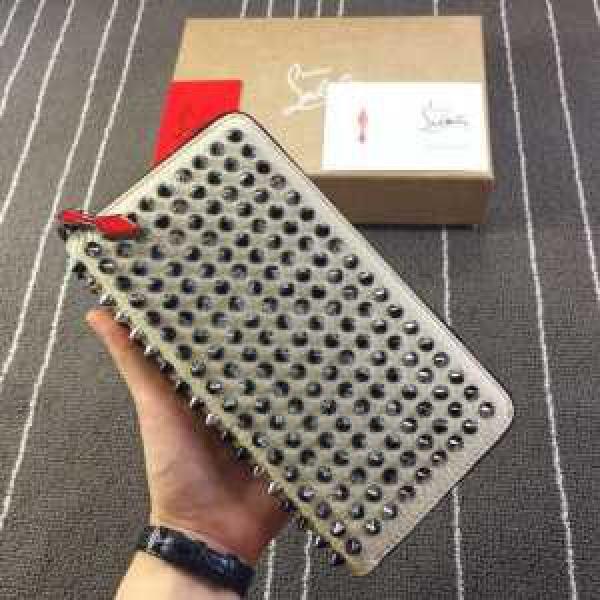セール中2026秋冬 クリスチャンルブタンChristian Louboutin 財布.473.