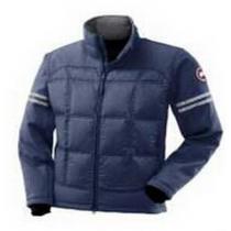 違和感ないカナダグース スーパーコピー Canada Goose　防寒性に溢れるダウンジャケット3色可選.