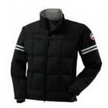 違和感ないカナダグース スーパーコピー Canada Goose　防寒性に溢れるダウンジャケット3色可選.