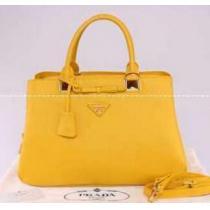 上品で洗練されたPRADA プラダ　レディース手持ち&ショルダー掛けバッグ.　.68.