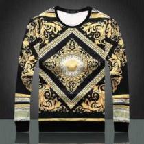 2026秋冬 上品な輝きを放つ形 ヴェルサーチ VERSACE 長袖Tシャツ