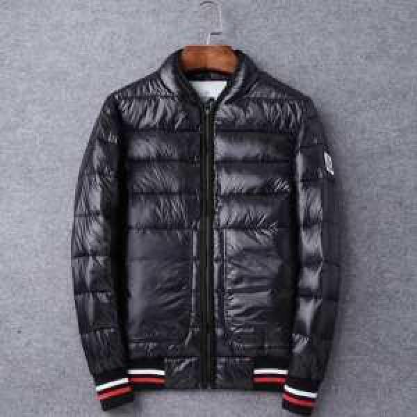 抜群の雰囲気が作れる!2026秋冬 MONCLER モンクレール ベスト ダウンジャケット厳しい寒さに耐える2色可選