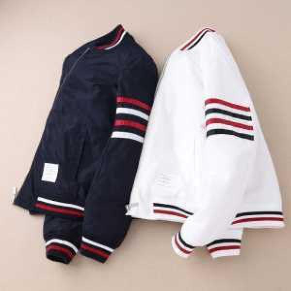 高級感溢れるデザイントムブラウンTHOM BROWNE  綿入れ 2色可選 防寒具としての機能もバッチリ