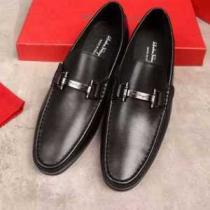 スタイリッシュな印象 2026秋冬  サルヴァトーレフェラガモFERRAGAMO カジュアルシューズ