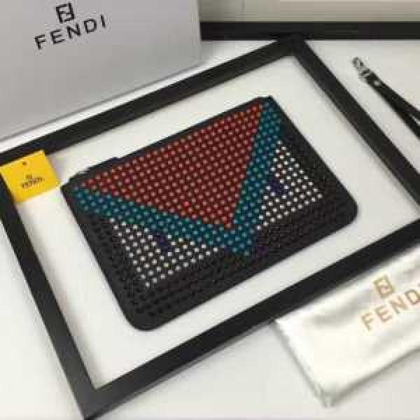 ムダな装飾を排したデザイン 2026春夏 フェンディ FENDI ビジネスケース.487.