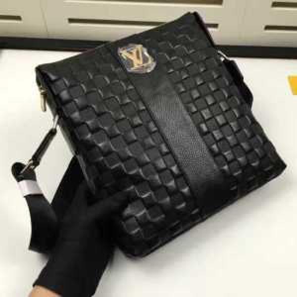 2026春夏存在感のある  ルイ ヴィトン LOUIS VUITTON ショルダーバッグ 斜め掛けバッグ.45.