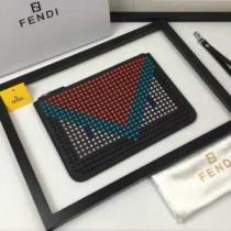ムダな装飾を排したデザイン 2026春夏 フェンディ FENDI ビジネスケース.487.