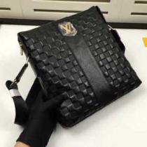 2026春夏存在感のある  ルイ ヴィトン LOUIS VUITTON ショルダーバッグ 斜め掛けバッグ.45.