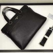 綺麗に決まるフォルム！2026春夏 プラダ PRADA 手持ち&ショルダー掛け.57.