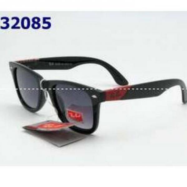 レトロな雰囲気が魅力的なRAYBAN レイバンコピー　 汎用性が高いサングラス.