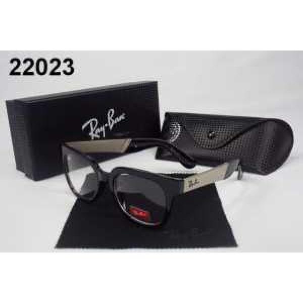 大人の落ち着いた雰囲気　春夏 レイバン Rayban カッコイイなサングラス.