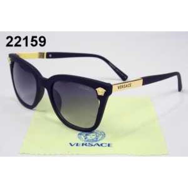 スタイリッシュな印象 2026春夏 ヴェルサーチ VERSACE サングラス