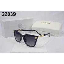 大人の個性を。2026春夏 ヴェルサーチ VERSACE サングラス