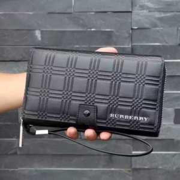 存在感を放っているバーバリー BURBERRY 使い勝手に優れている長財布.156.